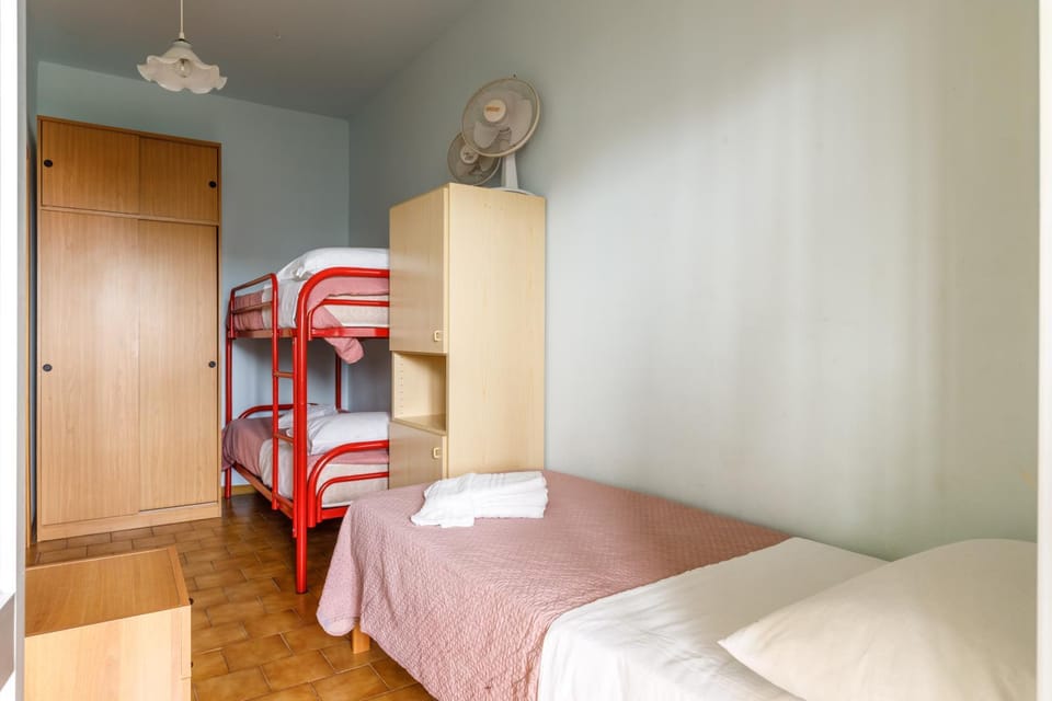 Bed, Photo of the whole room, Bedroom, bunk bed, towels, wardrobe, air conditioner