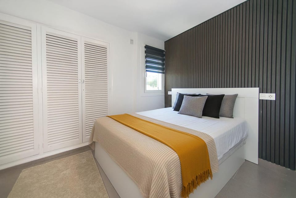 Bed, Bedroom