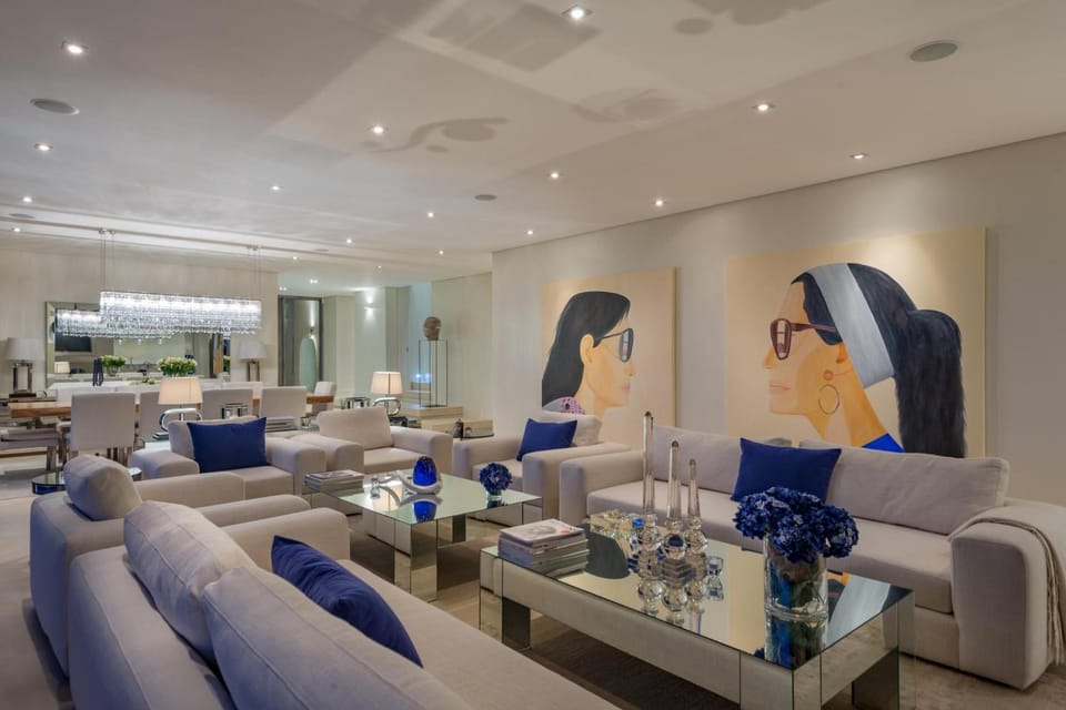 Living room, Seating area