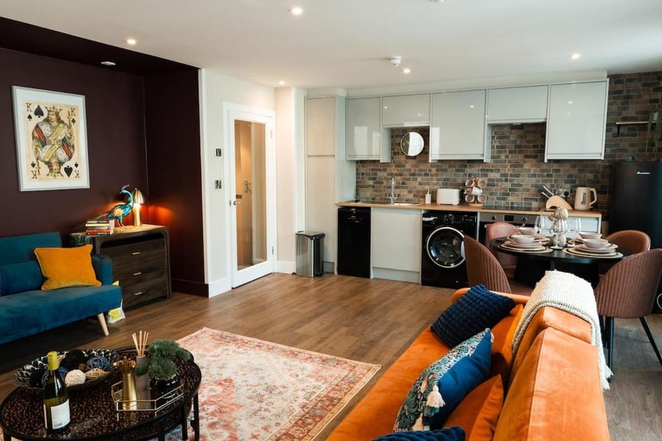 Dining area, dishwasher, pet friendly, washing machine, kitchen