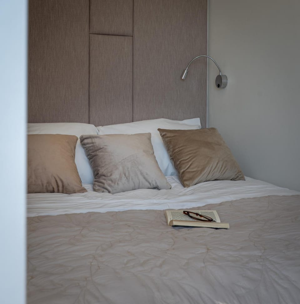 Bedroom, heating