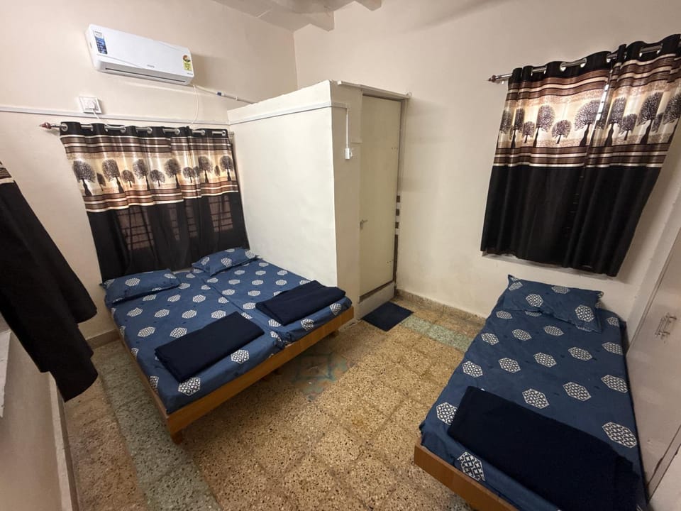 Bedroom, air conditioner