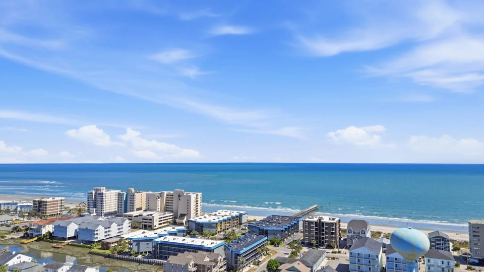 Tide Time Oceanfront at Sea Cabin w Pool Cabin in North Myrtle Beach