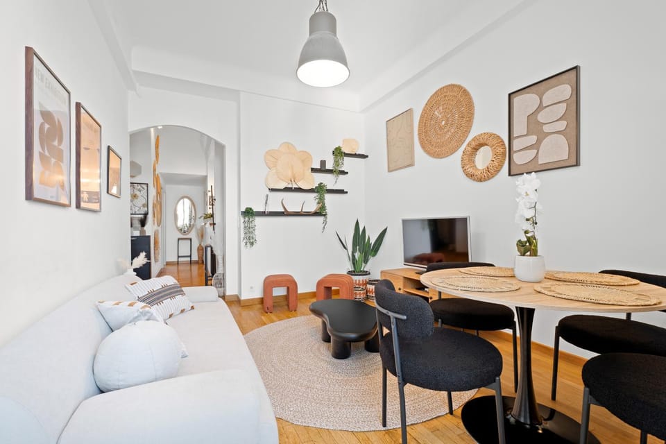 Living room, Dining area