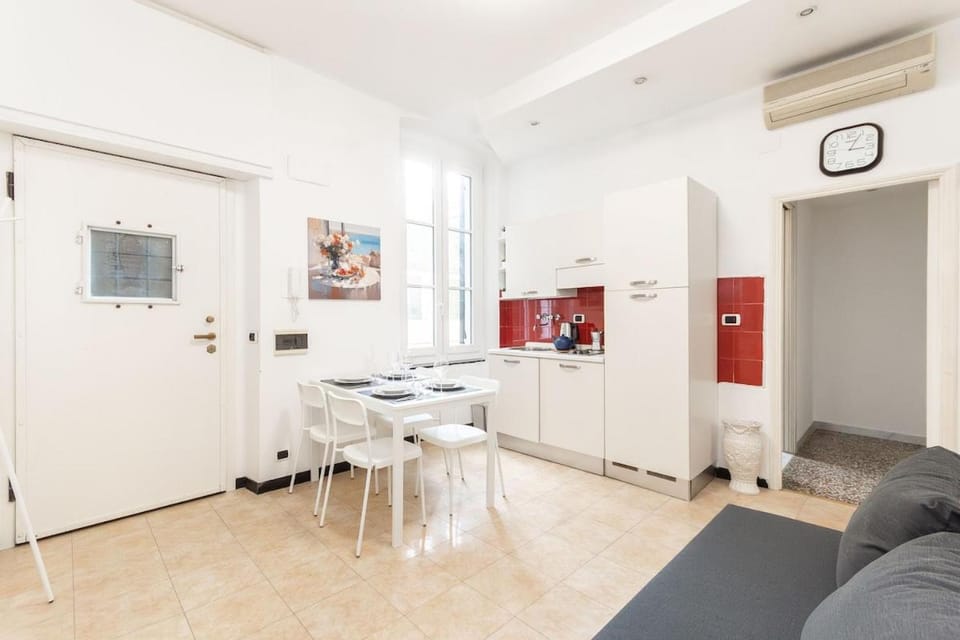 Via XXV Aprile - Genoa City Center Apartment in Genoa