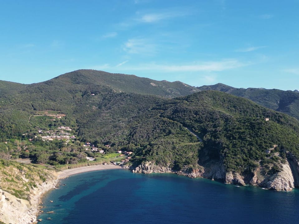 Nearby landmark, Bird's eye view