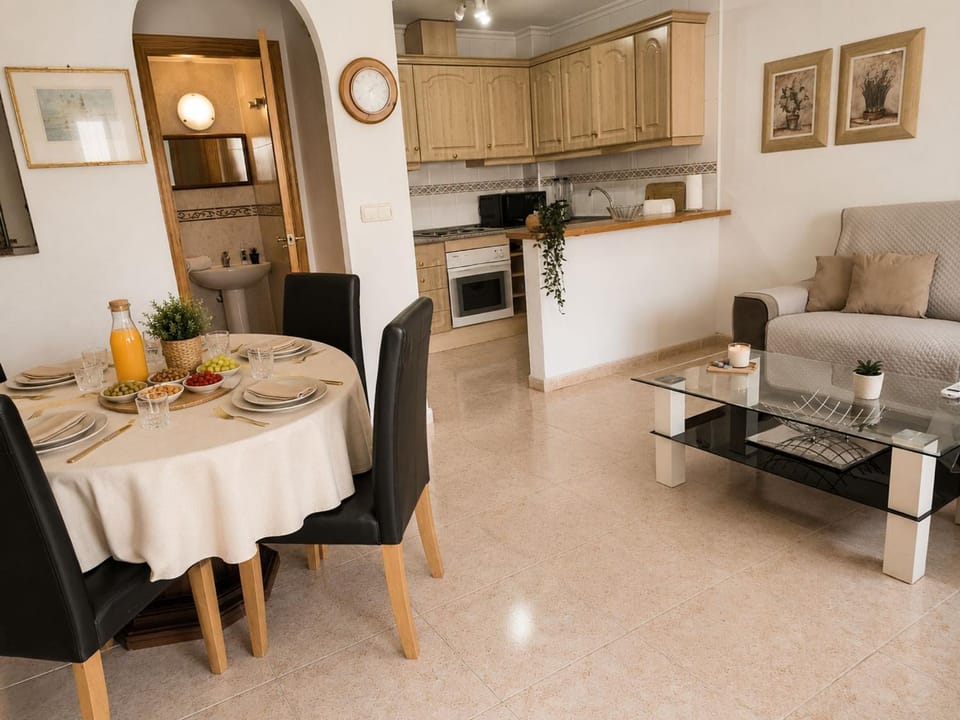 Living room, Dining area