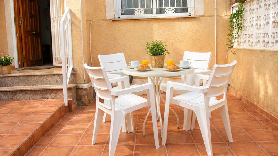 Dining area, furniture