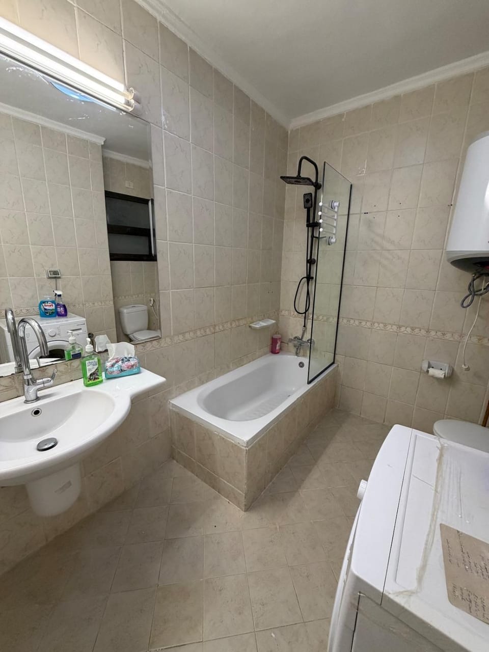 Shower, Toilet, Bathroom, Bath, towels