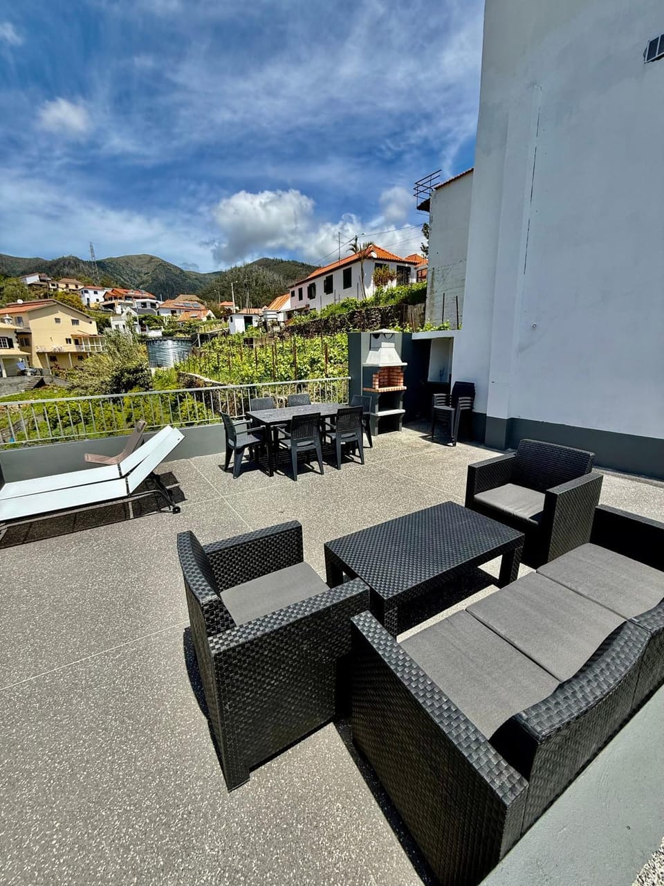 Property building, Patio, Day, Natural landscape, BBQ facilities, View (from property/room), Balcony/Terrace, Living room, Mountain view, sunbed