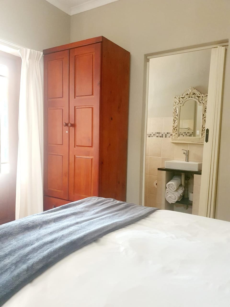 Bathroom, wardrobe