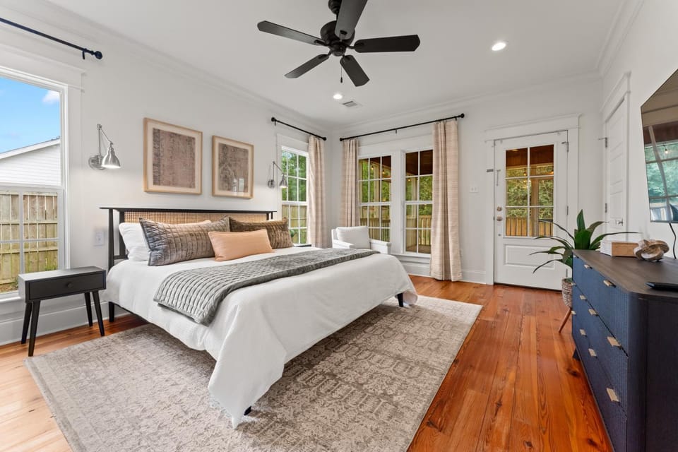 Lux 4BR Home With Putting Green-Game Room-Fire Pit House in Baton Rouge