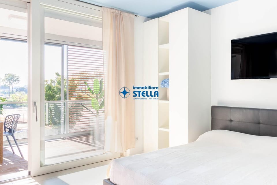 Bed, TV and multimedia