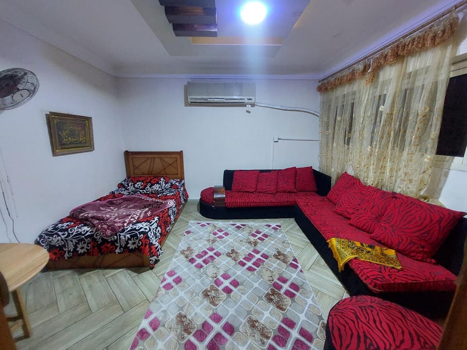 Bed, Seating area, Bedroom, air conditioner