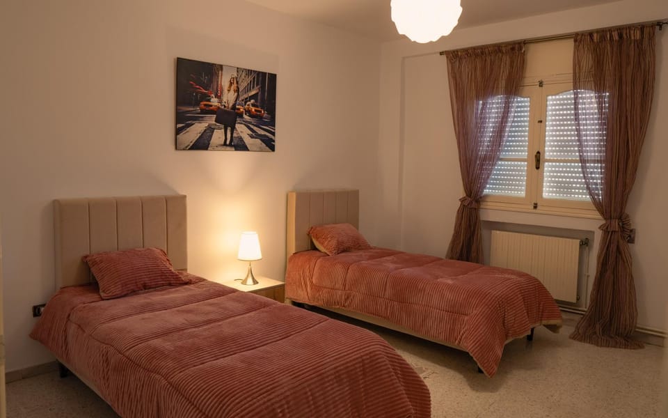 Appartement spacieux et chaleureux sur Hedi Nouira Apartment in Tunis