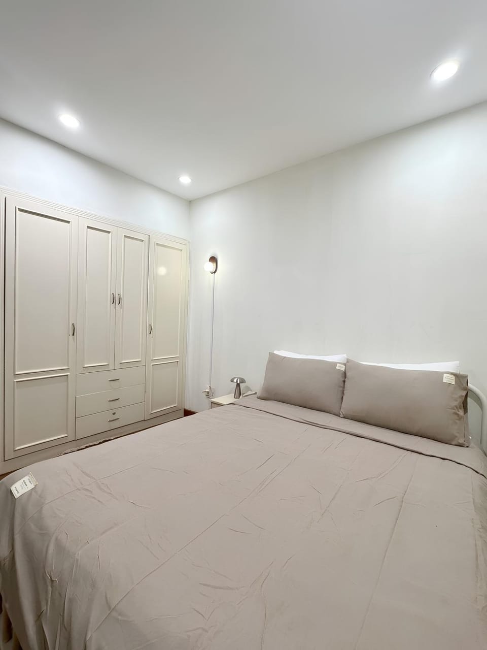 Bed, Photo of the whole room, Bedroom, wardrobe