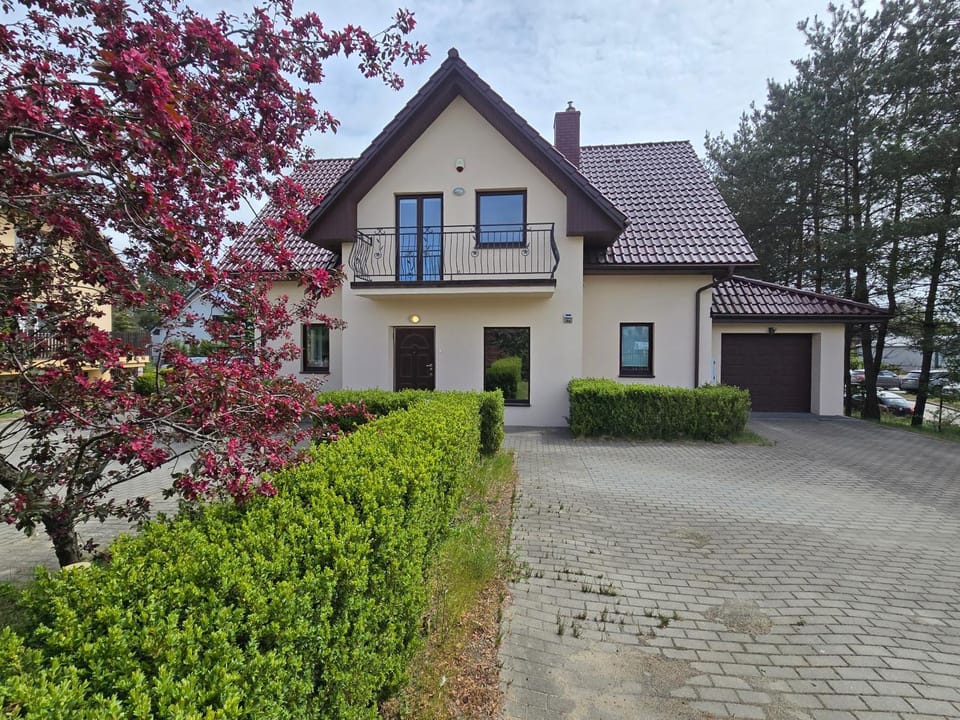 Property building, Spring, Day, Garden view