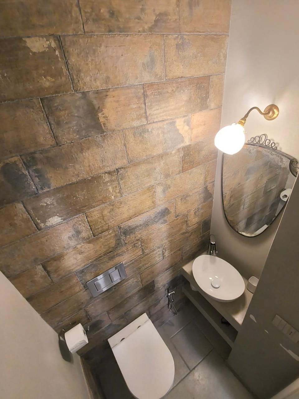 Toilet, bidet