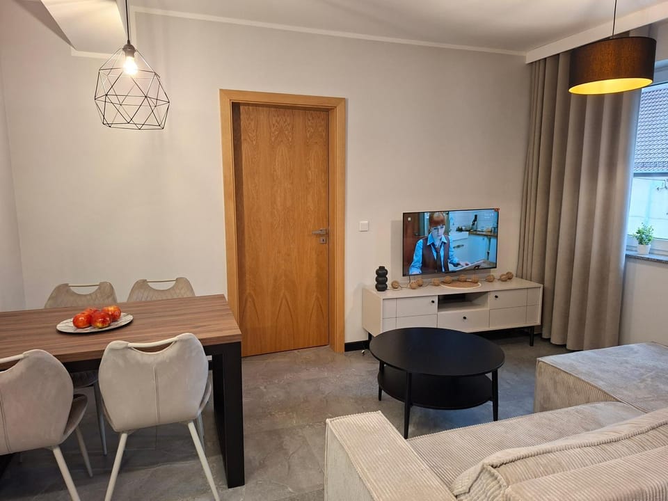 Communal lounge/ TV room, TV and multimedia