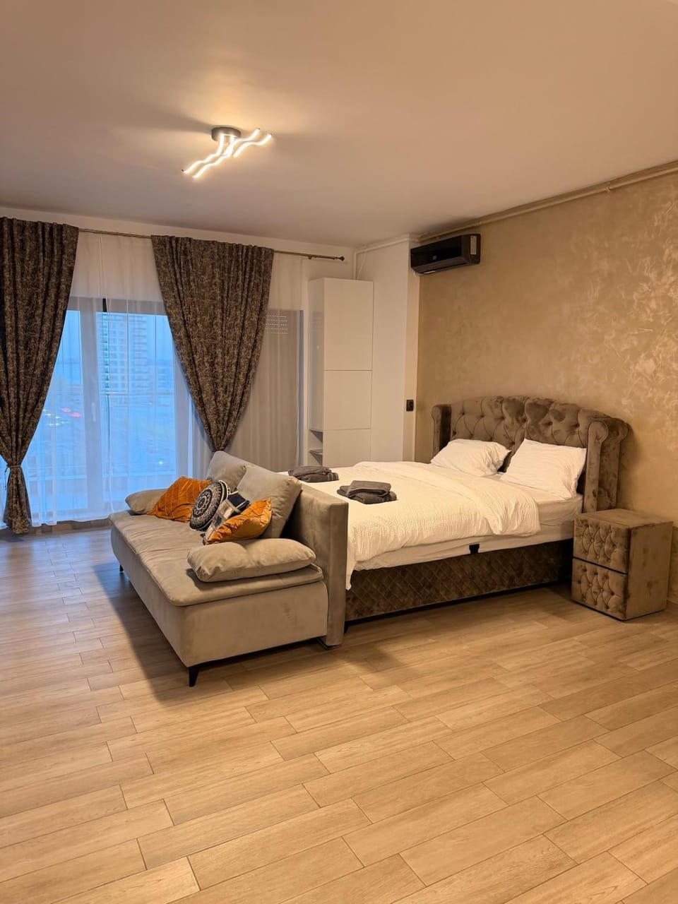 Azure Casa del Mar - Mamaia Nord Apartment in Constanta