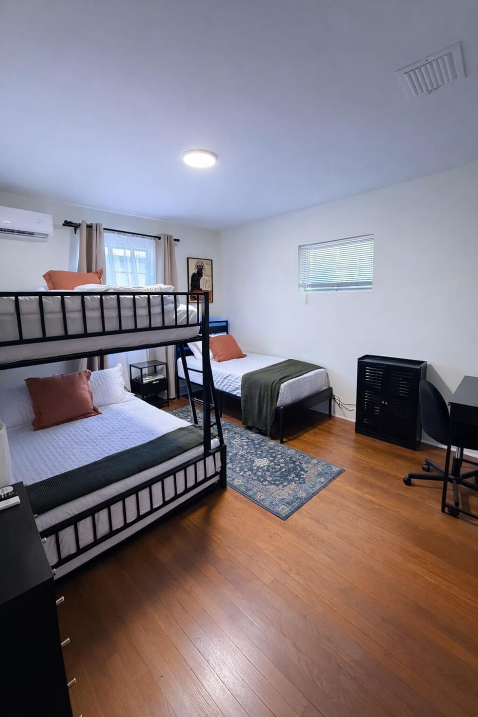 Spacious 2 BR with HotTub Close to Downtown and Beach House in West Palm Beach