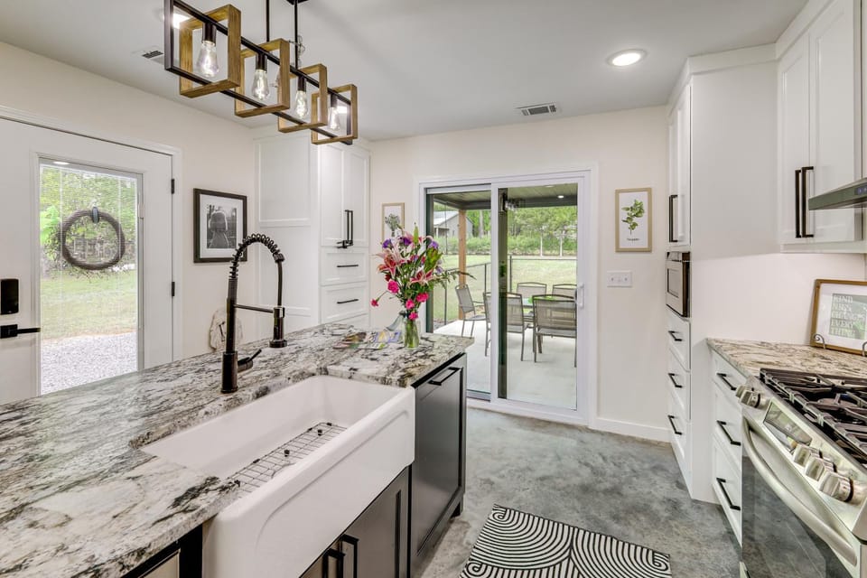 Modern-Style Home w/ Patio, Near Greers Ferry Lake House in Greers Ferry Lake