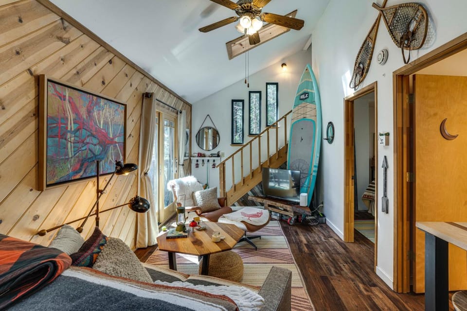 Dog-Friendly Cabin 3 Mi to Big Trees State Park! Cabin in Dorrington