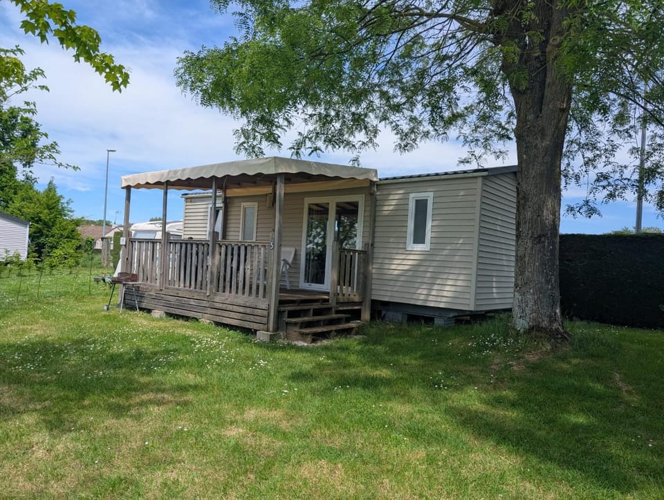 Camping de Graçay Campground/ 
RV Resort in Centre-Val de Loire