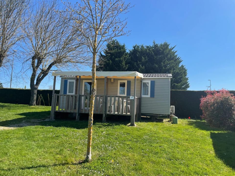 Camping de Graçay Campground/ 
RV Resort in Centre-Val de Loire