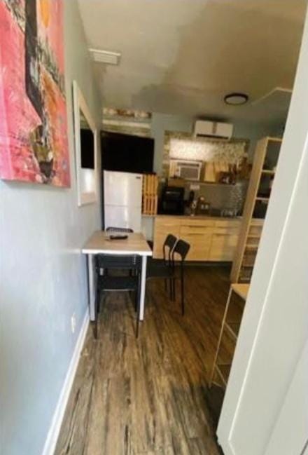 Hollywood Studio Near Beach & Parking Apartment in Hollywood