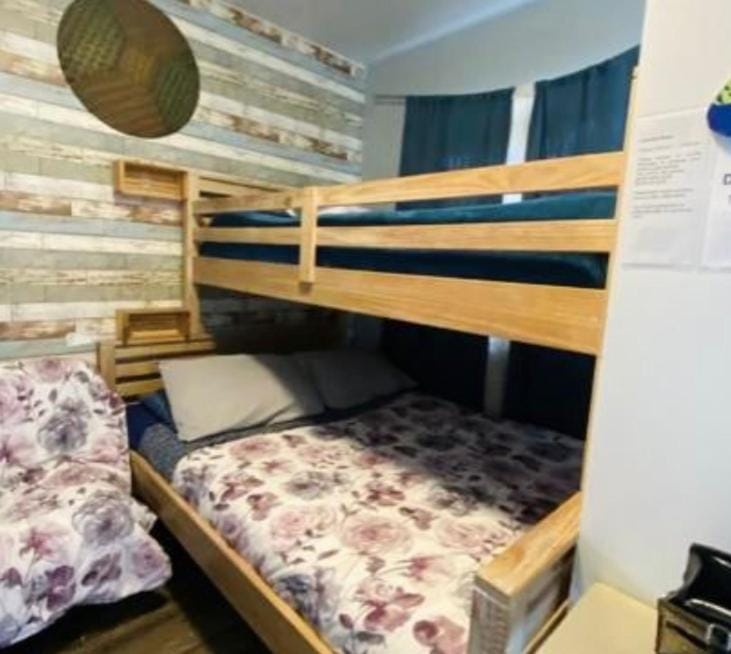 Hollywood Studio Near Beach & Parking Apartment in Hollywood
