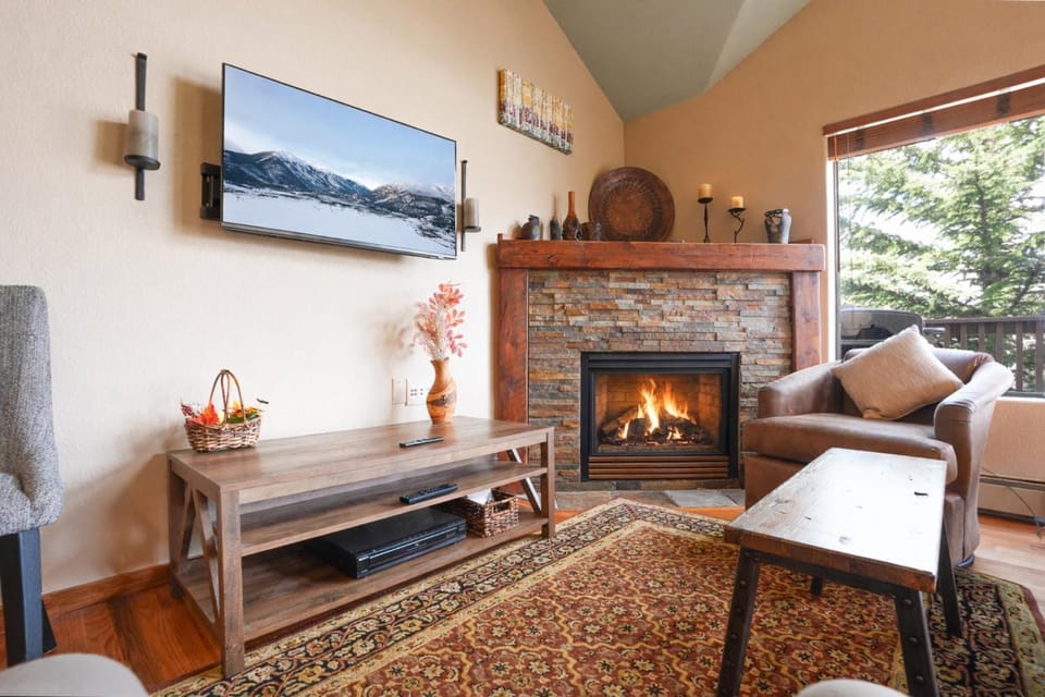Crestone at Lakepoint Alpineview Townhome: 5-Min to Downtown, Lake Dillon Apartment in Frisco