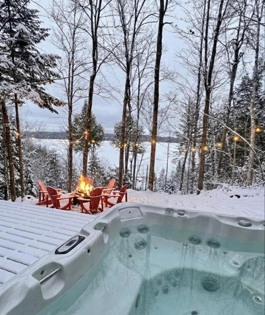 Le Vünik, Lac des Plages entre Tremblant Montebello Chalet in Ontario