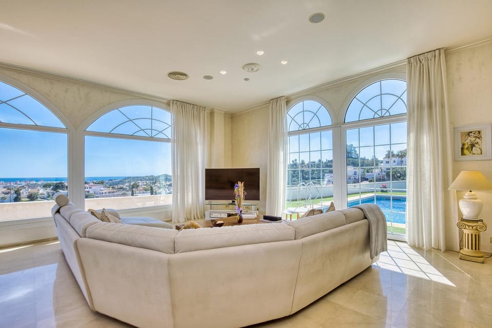 Communal lounge/ TV room, Living room