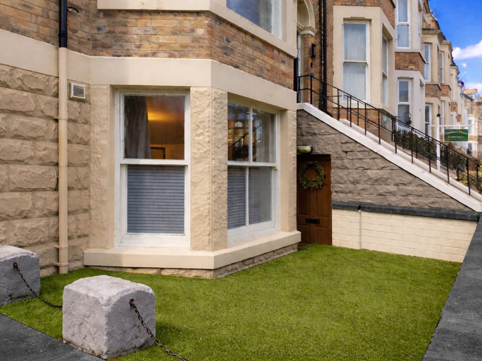 Property building, Day, Garden, Garden view