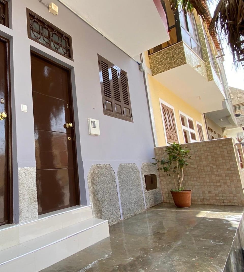 Property building, Facade/entrance