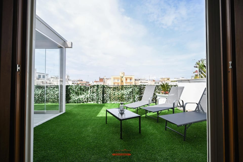 Patio, Spring, View (from property/room), Balcony/Terrace, Seating area, sunbed
