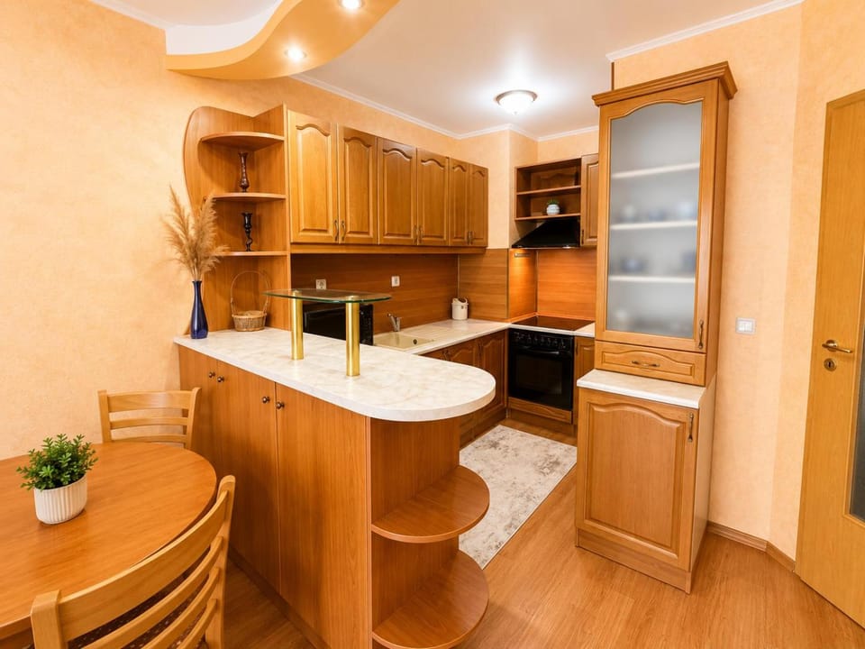 Kitchen or kitchenette, oven, pet friendly, stove