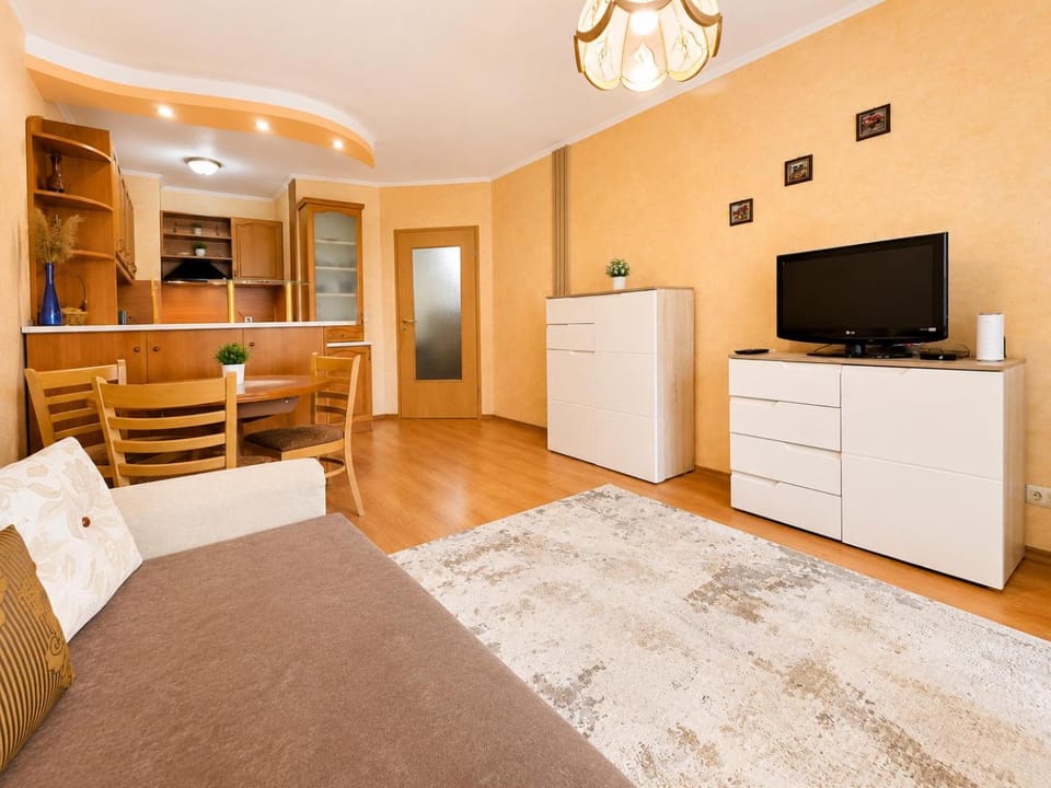 Communal lounge/ TV room, TV and multimedia, Kitchen or kitchenette, Living room, Seating area, Dining area, Evening entertainment, oven