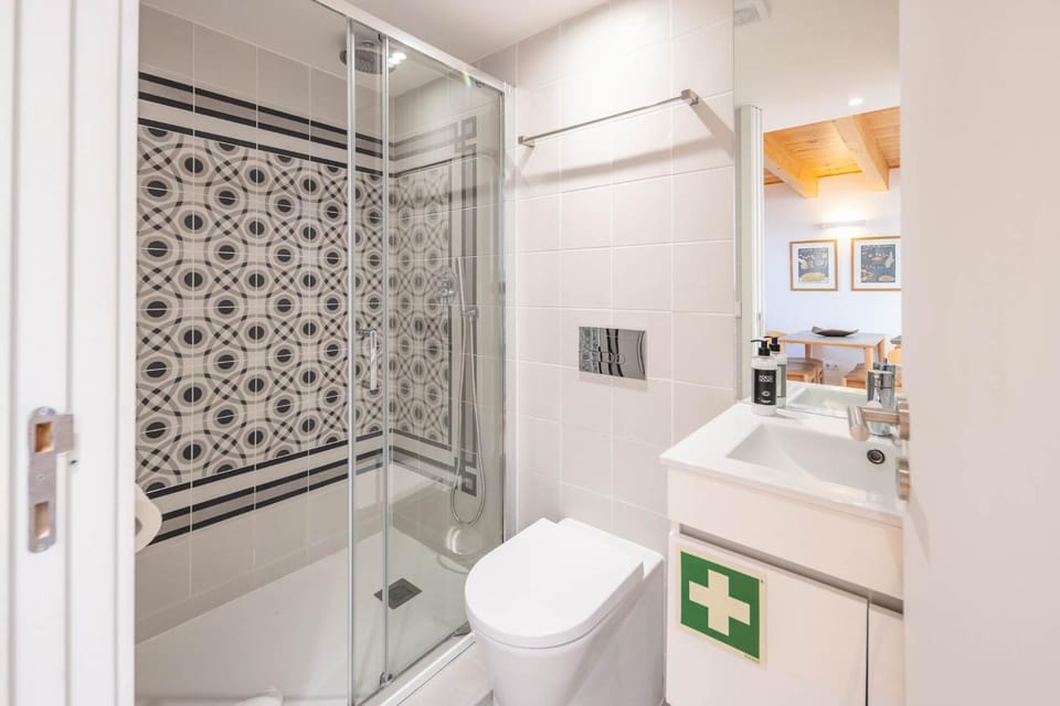 Oporto Tiles Mezzanine by Hopstays Apartment in Porto