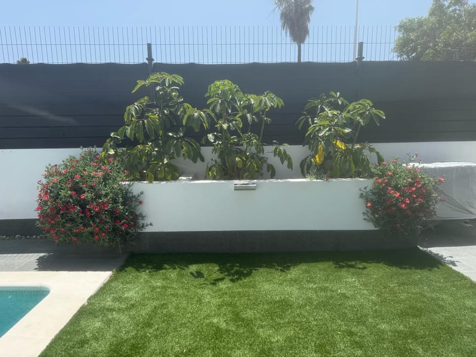 Casa Elliala Tenerife, Stunning villa with secluded pool area and close to amenities Villa in Abona