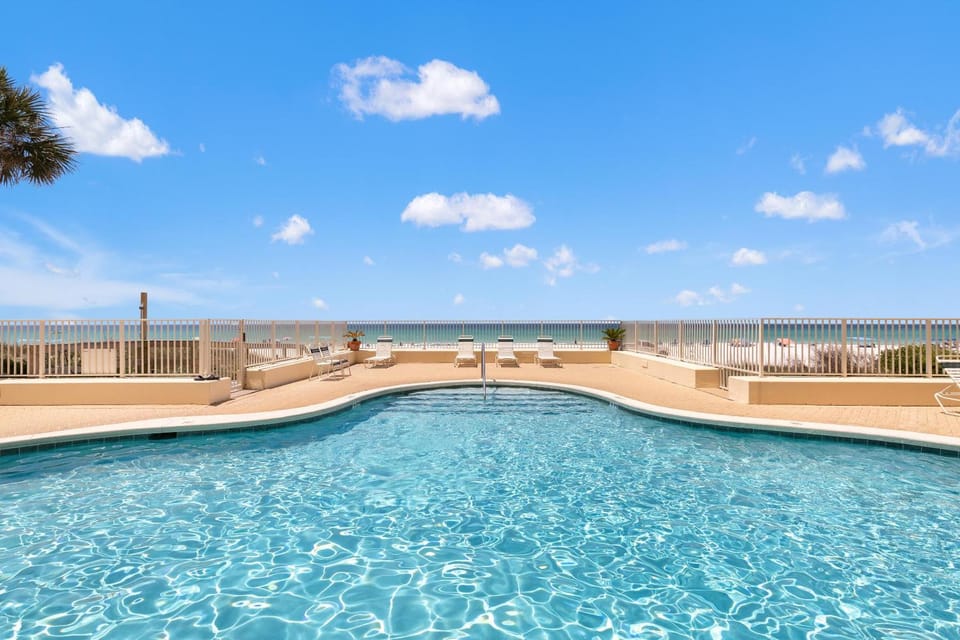 Day, Natural landscape, Pool view, Sea view, Swimming pool, sunbed