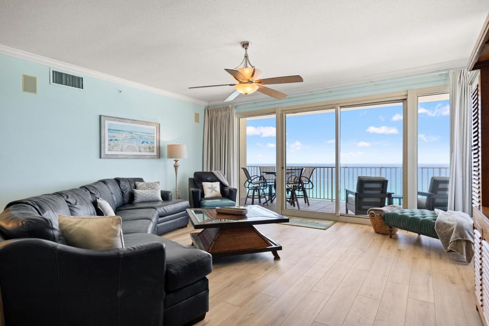 Balcony/Terrace, Living room, Seating area, Sea view