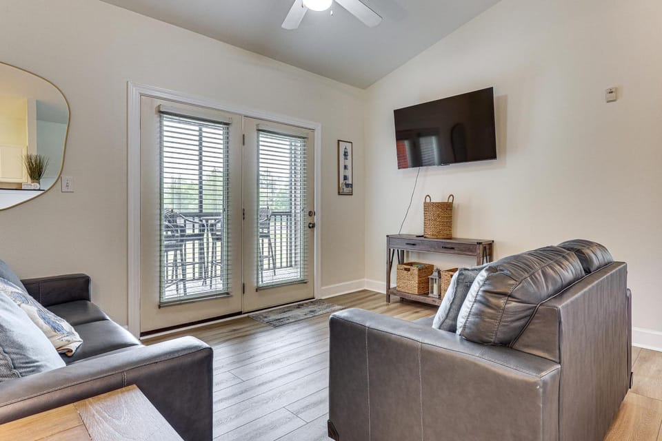 Pool Access! Recently Updated Coastal Retreat House in Foley