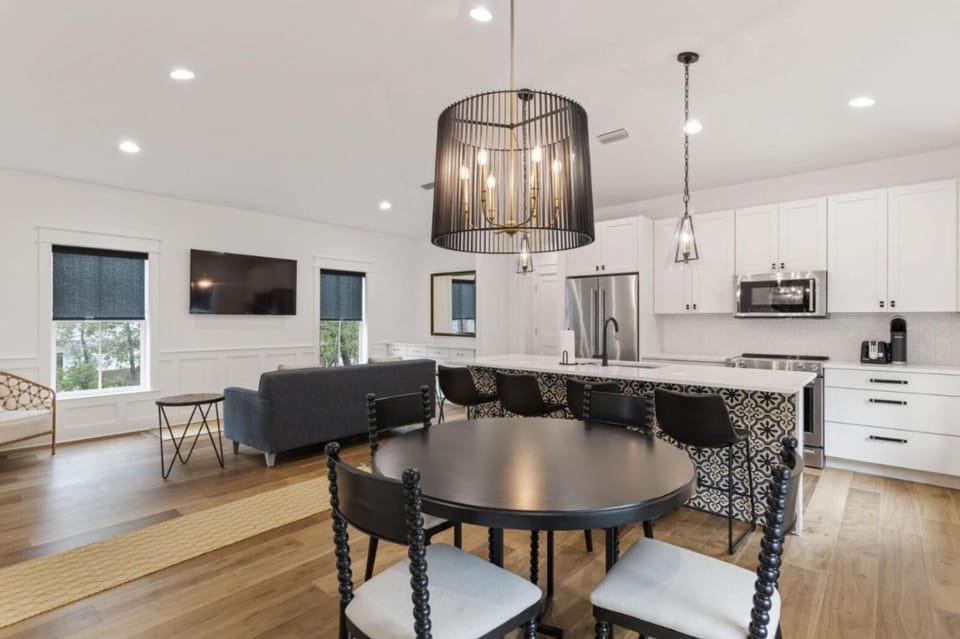 30A Caspian Blue Carriage House in Seacrest
