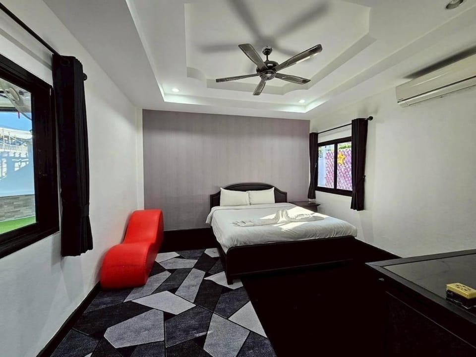 4 Bedroom Villa 2Km From Walking Street Villa in Pattaya City