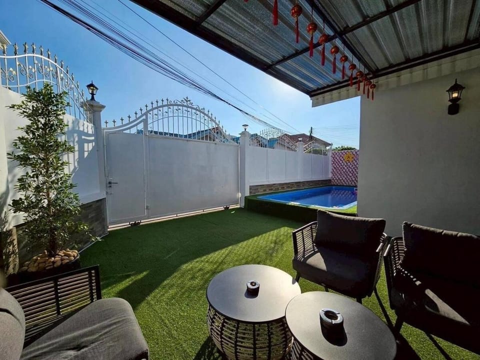 4 Bedroom Villa 2Km From Walking Street Villa in Pattaya City