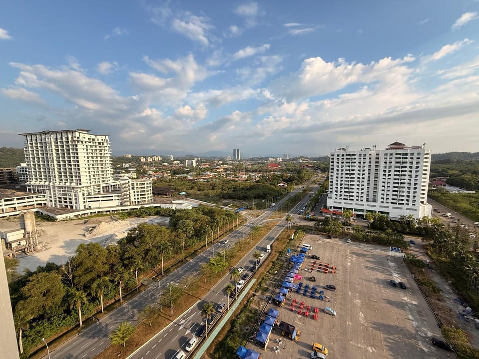 Baysuite by Peach 2BR 2Bathroom 3 Queen Beds Apartment in Kota Kinabalu