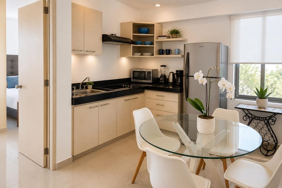 Kitchen or kitchenette, Dining area, stove