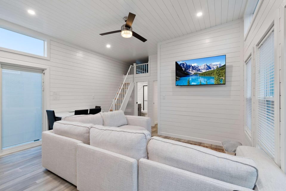 Large On-the-Water Stay w Boat Ramp Access House in Lake Cumberland